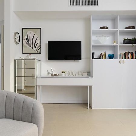 Quiet Hideaway & Terrace Near Beach By Feelhome Tel Aviv Exterior photo