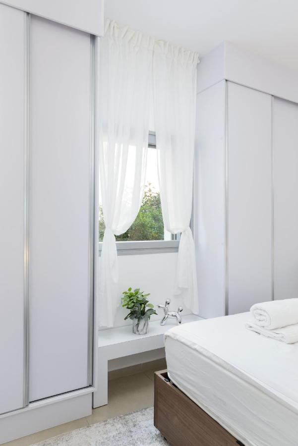 Quiet Hideaway & Terrace Near Beach By Feelhome Tel Aviv Exterior photo