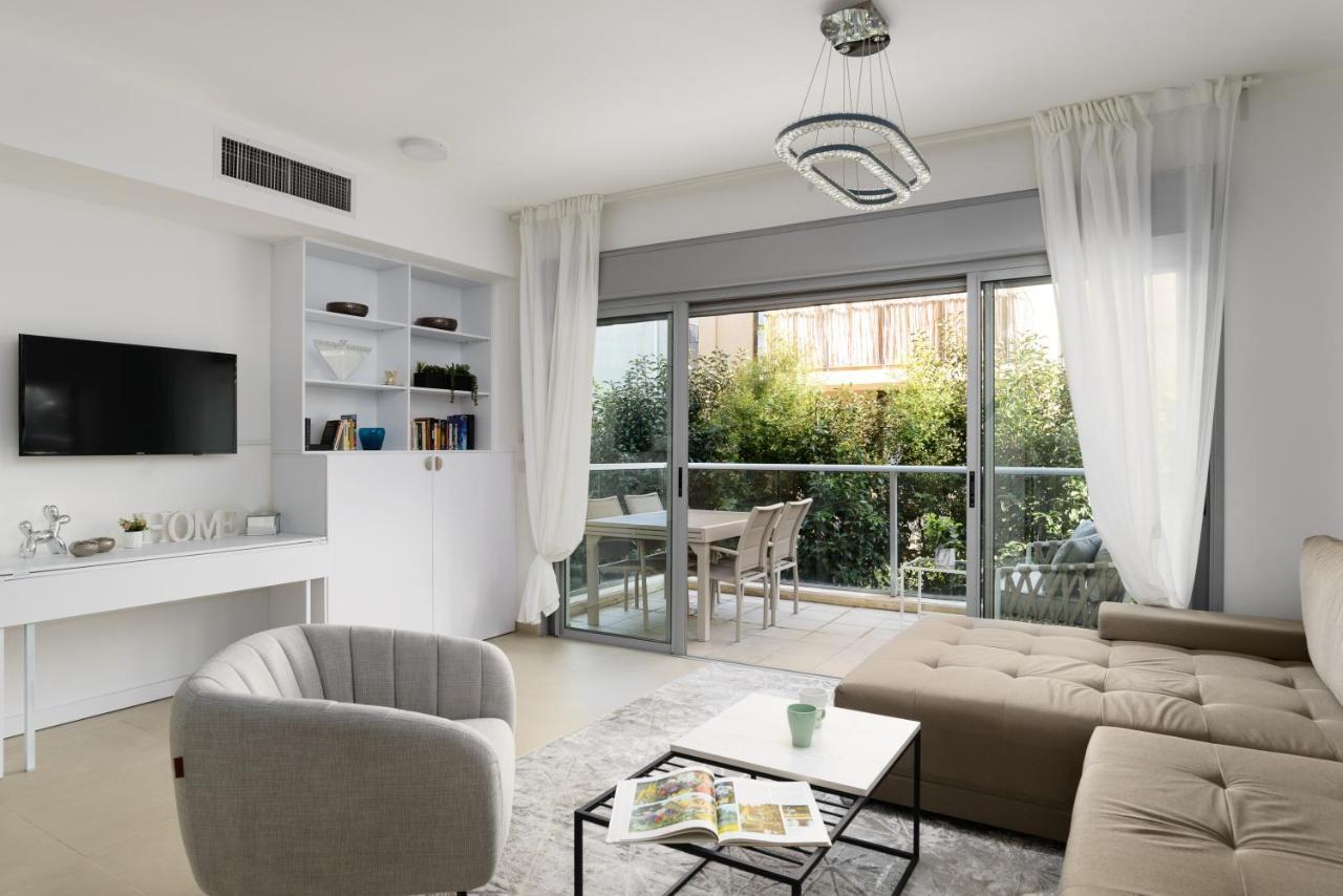 Quiet Hideaway & Terrace Near Beach By Feelhome Tel Aviv Exterior photo